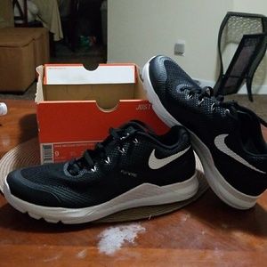 Size 9 nike running/training shoes